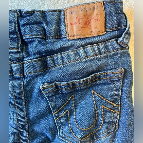 True Religion Relaxed Slim cut jeans, kid size 6 unisex - Picture 7 of 7